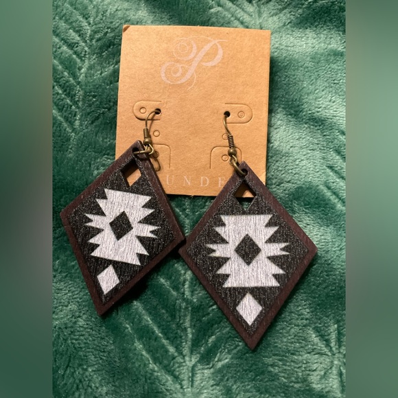 Jewelry - Plunder WoodenTrendy Black and White Diamond Earrings